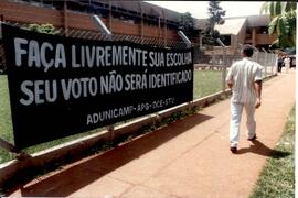 Foto 849 de 1998 - Consulta para escolha de reitor